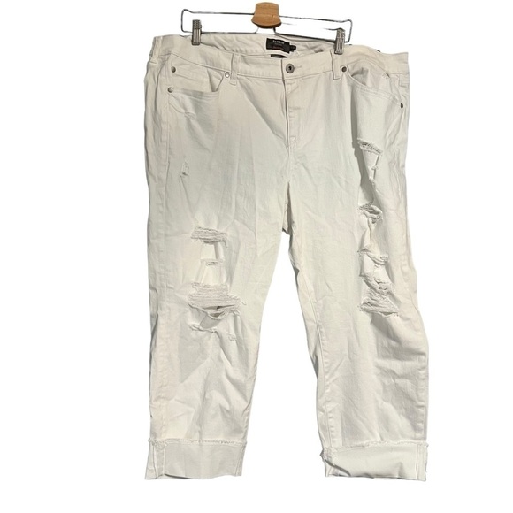 Torrid White Jean Distressed Crop Boyfriend
Straight Stretch Mid-Rise Jean new - Picture 3 of 8